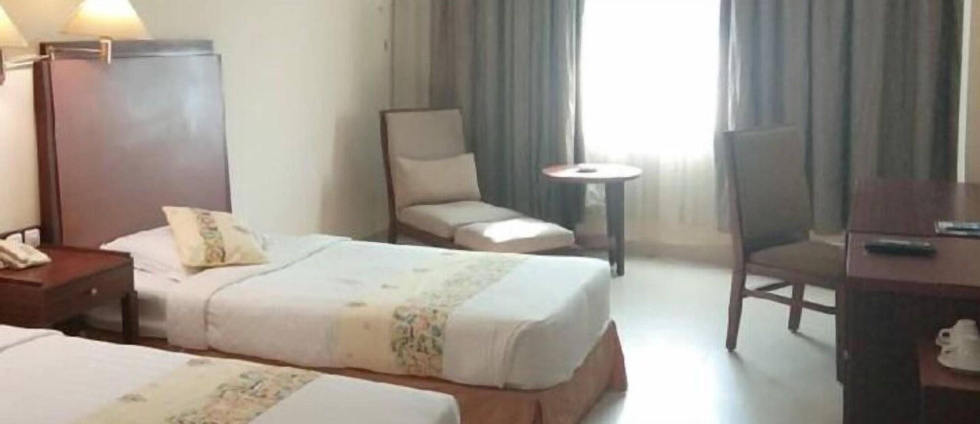 Hotel Mariat Sorong Bagian luar foto