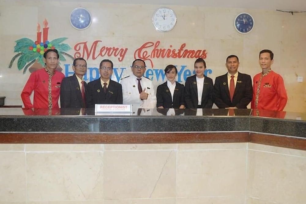 Hotel Mariat Sorong Bagian luar foto