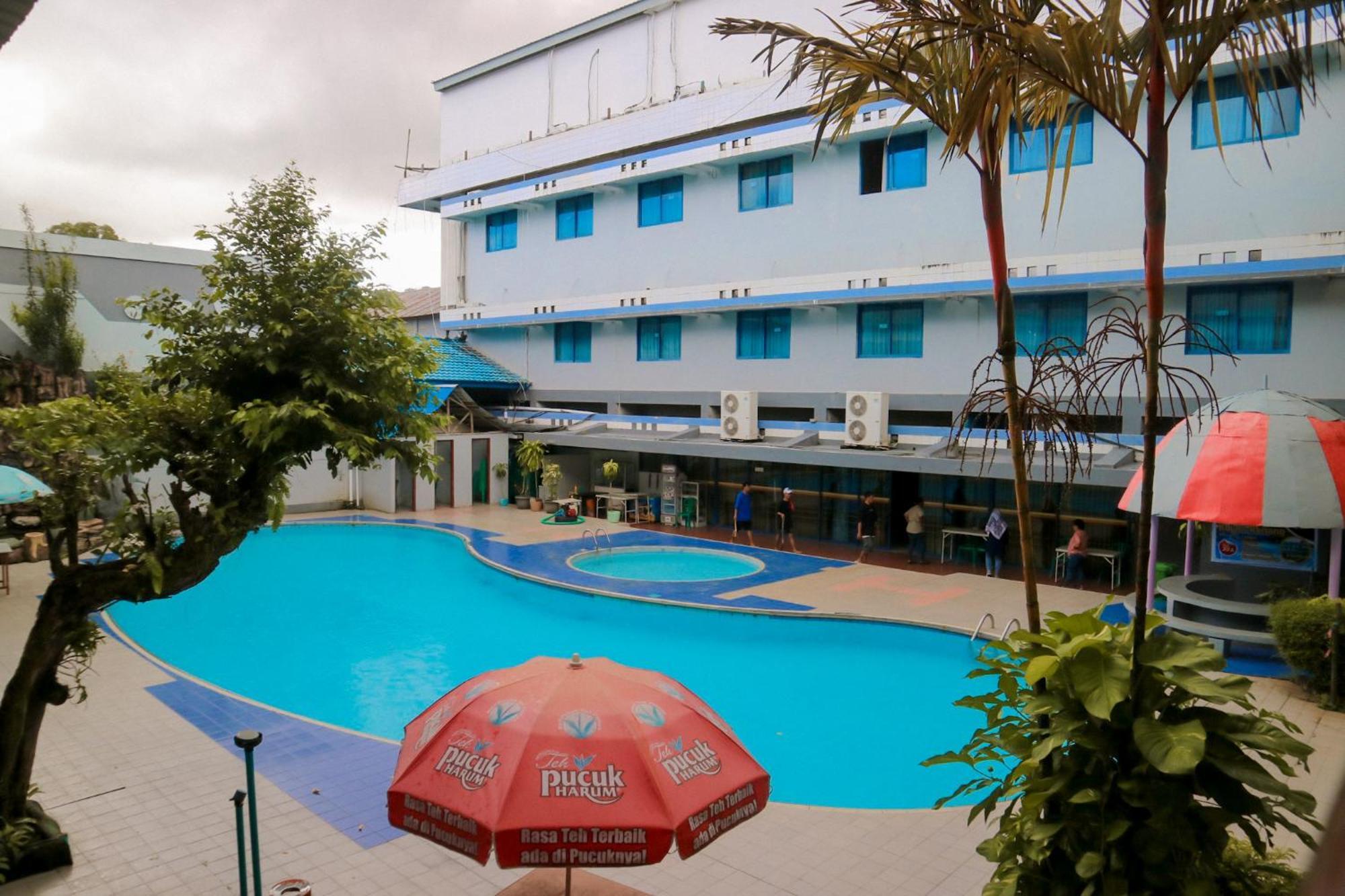 Hotel Mariat Sorong Bagian luar foto
