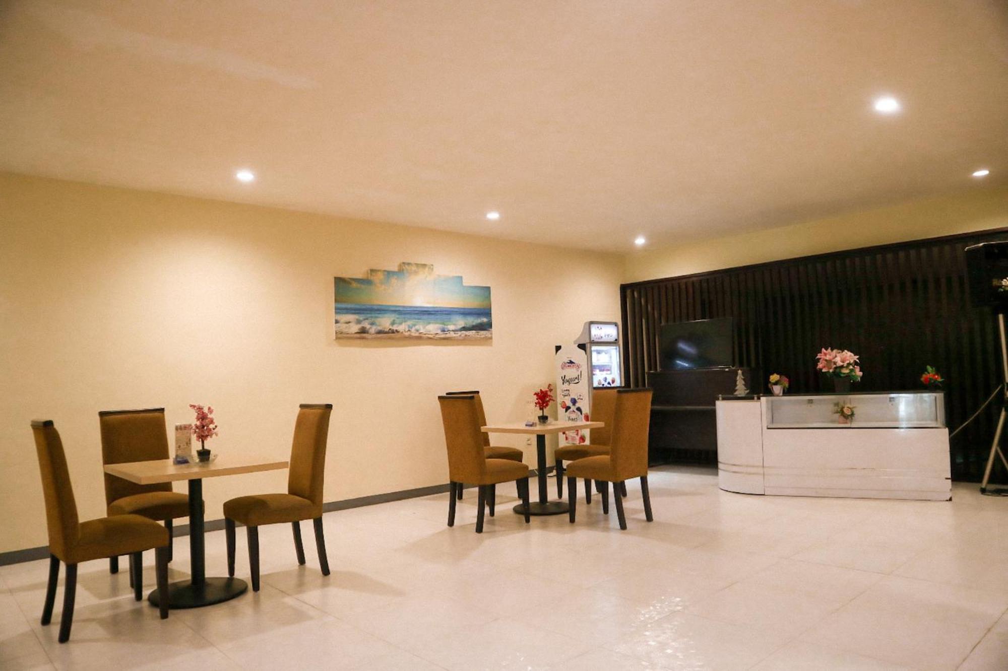 Hotel Mariat Sorong Bagian luar foto