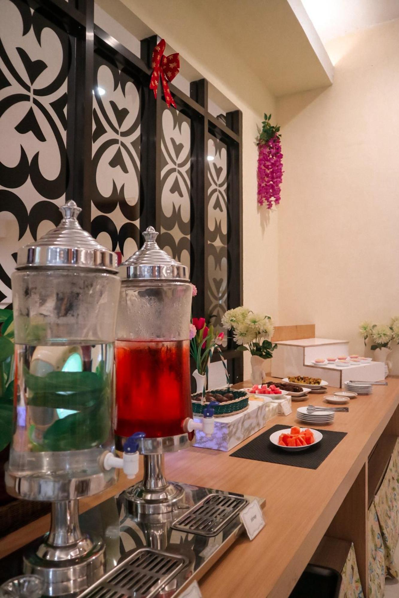 Hotel Mariat Sorong Bagian luar foto