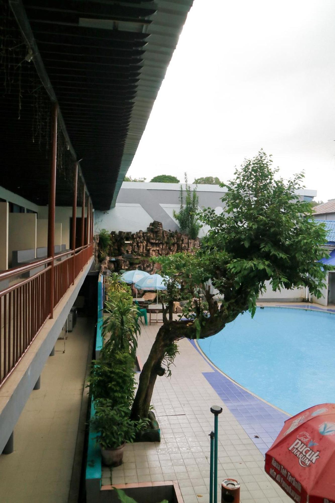 Hotel Mariat Sorong Bagian luar foto