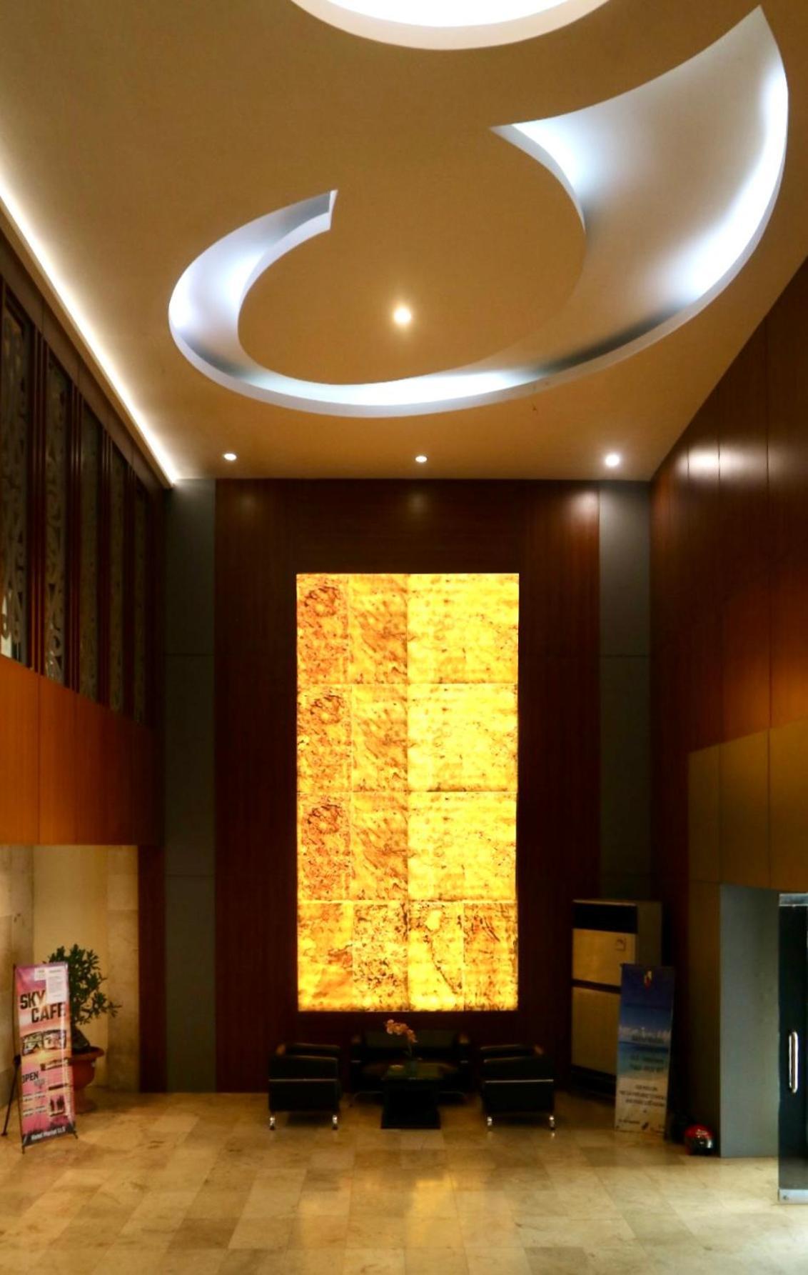 Hotel Mariat Sorong Bagian luar foto