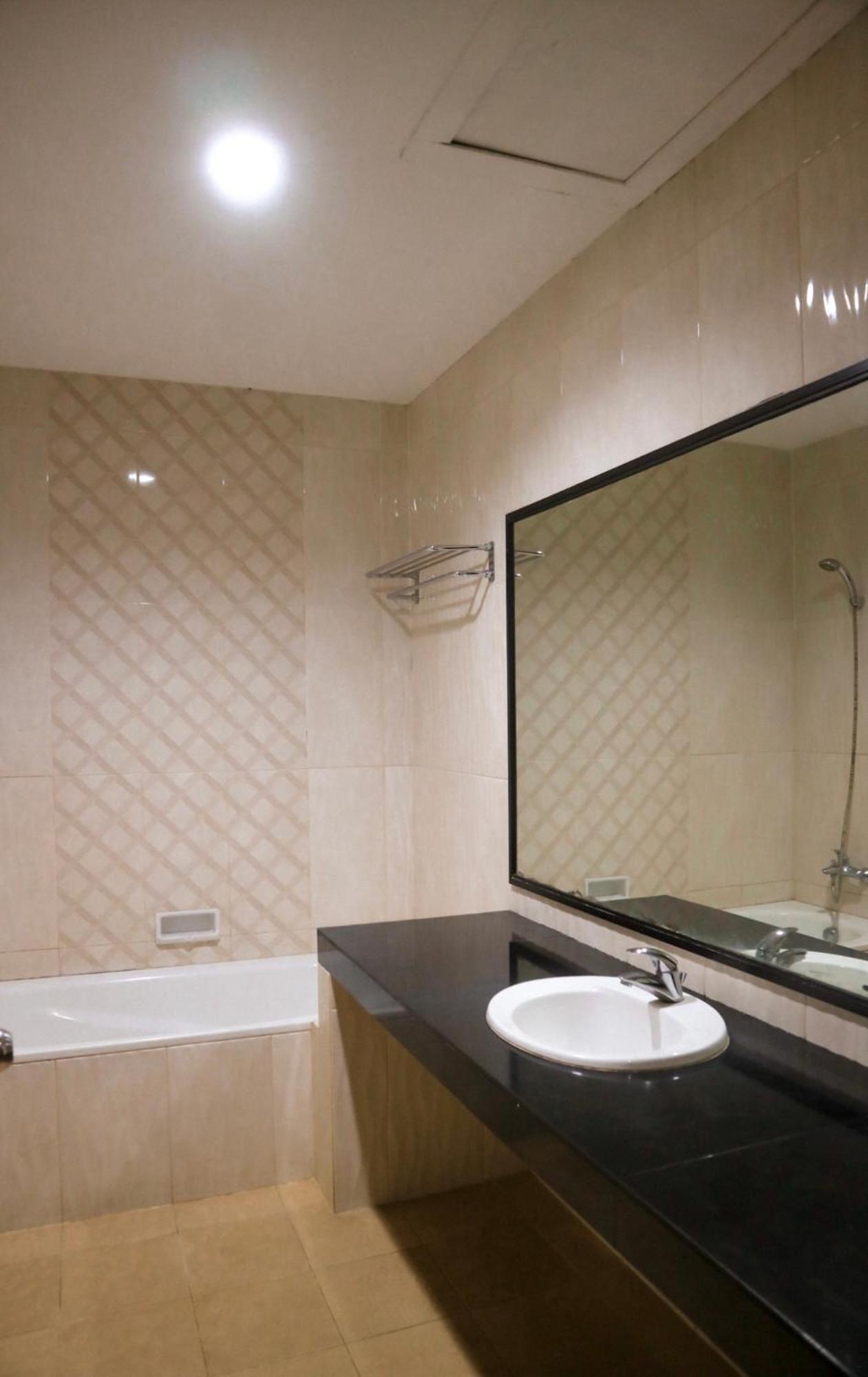 Hotel Mariat Sorong Bagian luar foto
