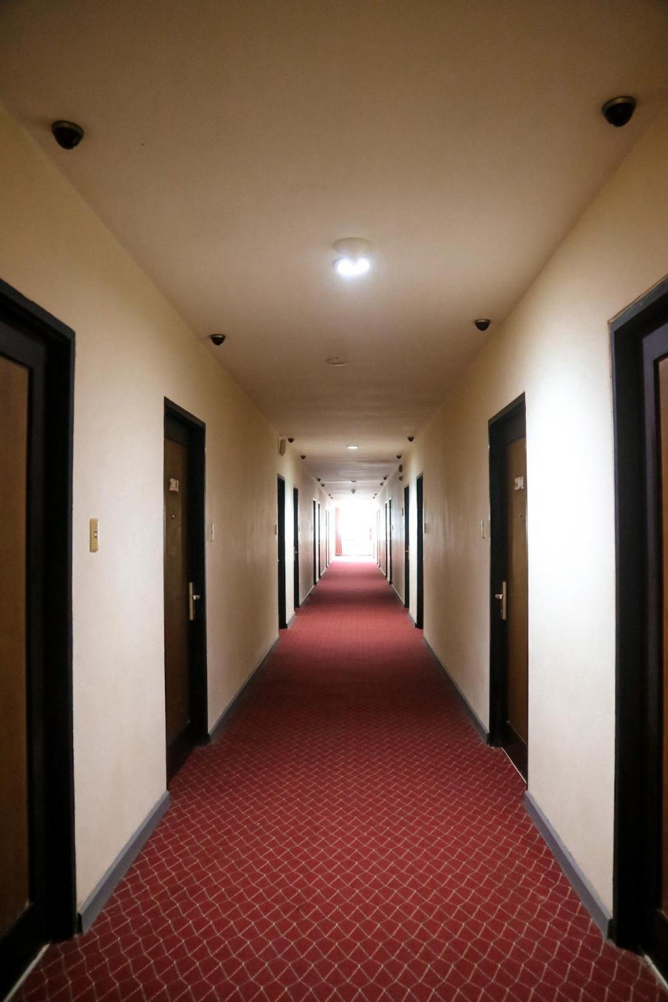 Hotel Mariat Sorong Bagian luar foto
