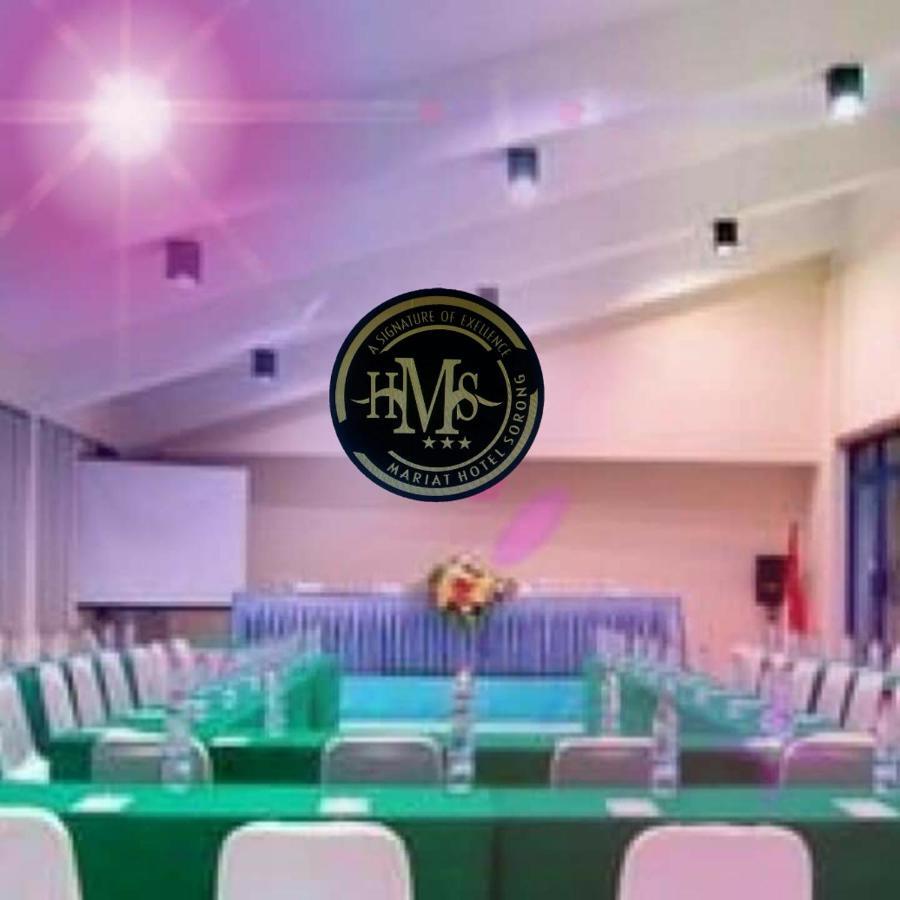 Hotel Mariat Sorong Bagian luar foto
